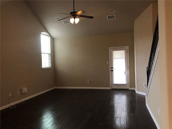 5th image of 10901 Vetters Ct