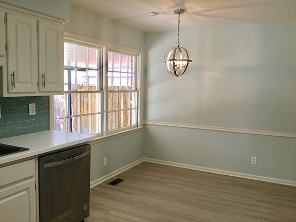 Kitchen /Breakfast Room 