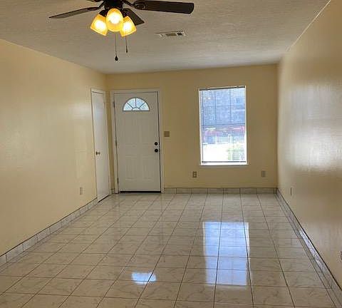 4th image of 3218 Redwood Ln