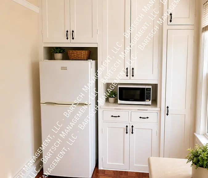5511 W Martin Dr #8 — Photo 3
