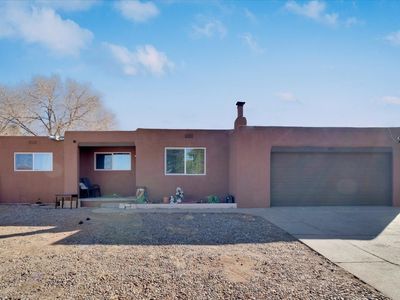 1021 Camino Carlos Rey, Santa Fe, NM, 87507
