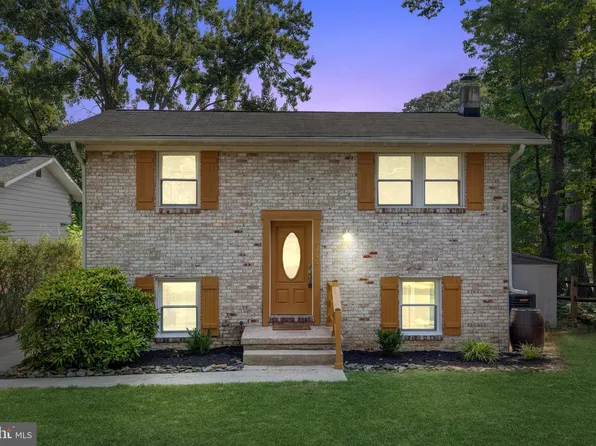 8033 Maywood Ave, Pasadena, MD 21122