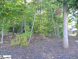 4th image of 201 Woodland Creek Way
