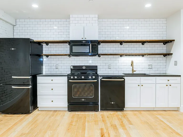 282 North St #6 — Photo 19