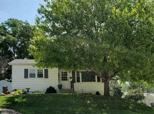 2810 Hedley Ct, Dubuque, IA 52001