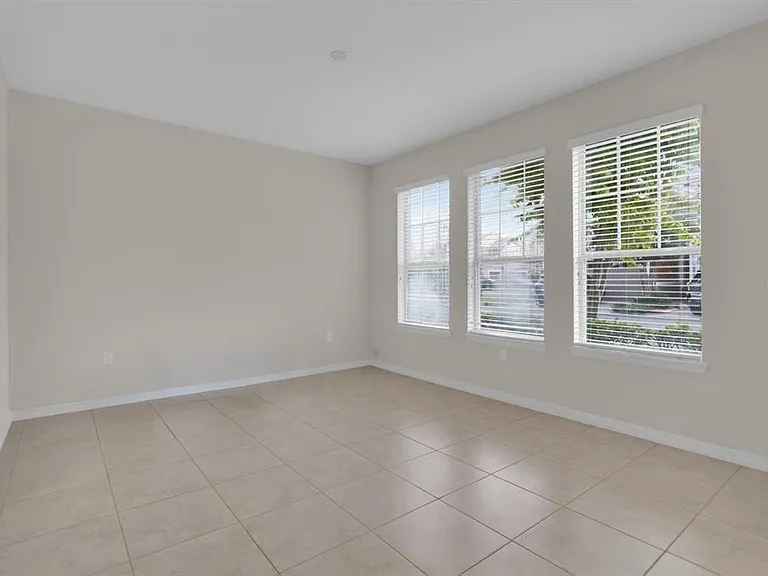 1041 Laurel Ridge Ln — Photo 24