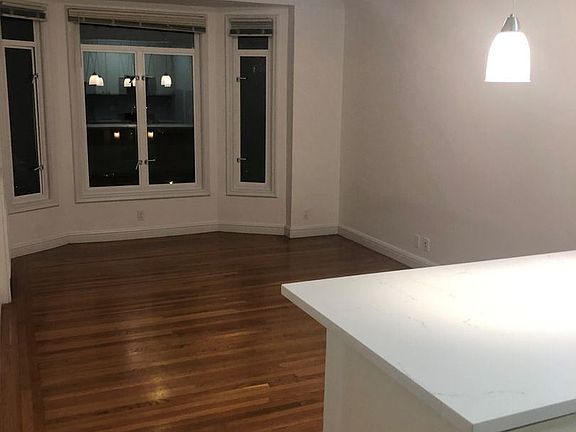 4th image of 3720 Fillmore St #102