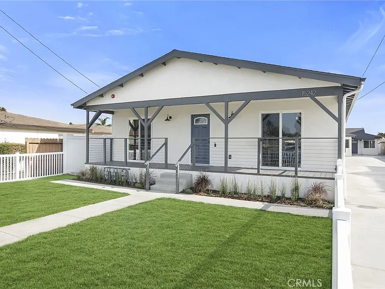 15242 Eastwood Ave — Photo 13