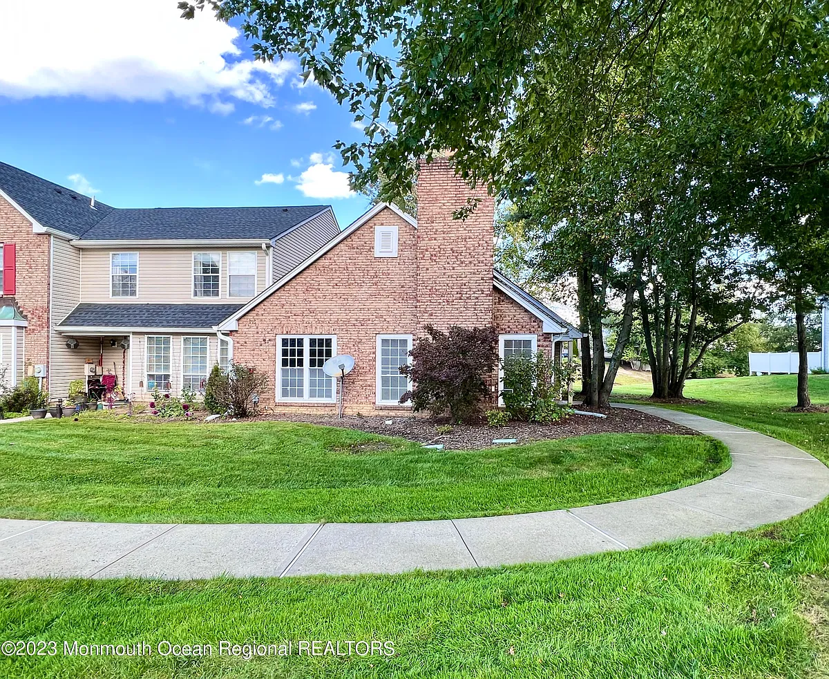 Building Photo - 159 Tanglewood Pl