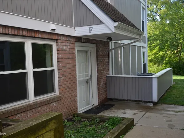 235 Portage Lakes Dr Unit F, Akron, OH 44319
