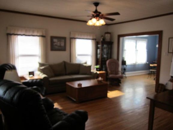 2nd image of 221 E Fordice St