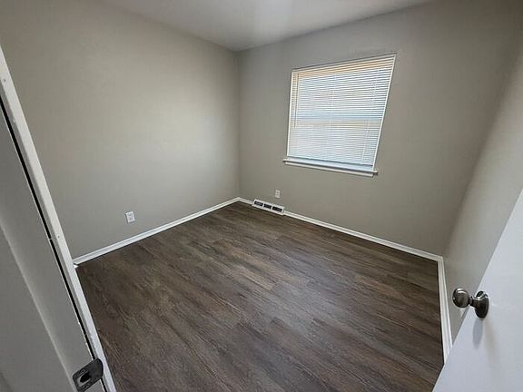 3rd image of 6024 Shillington Dr