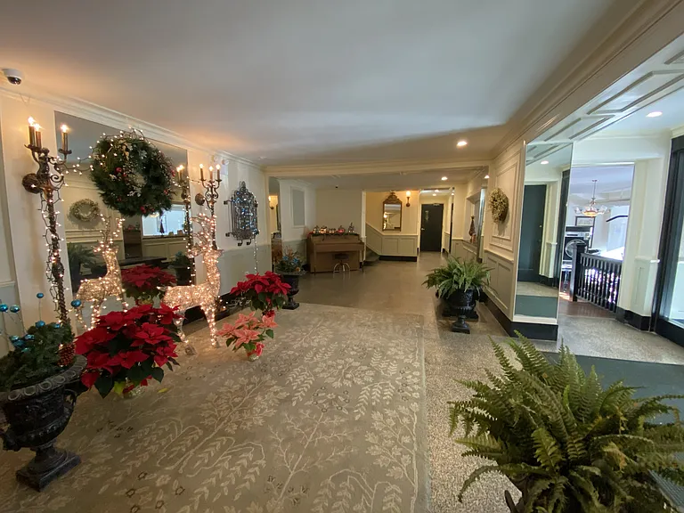 1020 W Ardmore Ave #2B — Photo 2