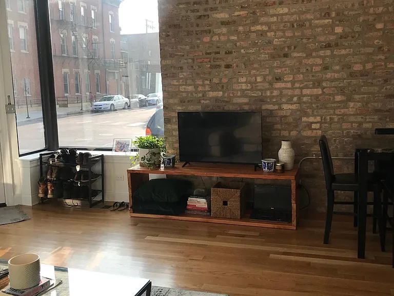 1458 W Blackhawk St #1F — Photo 4