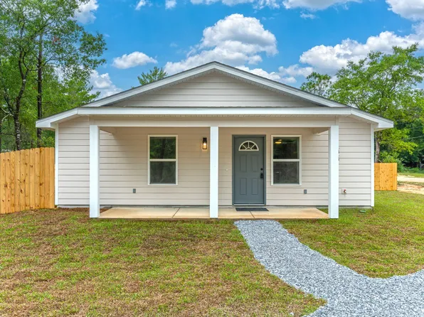 77 Country Blvd, Defuniak Springs, FL 32433
