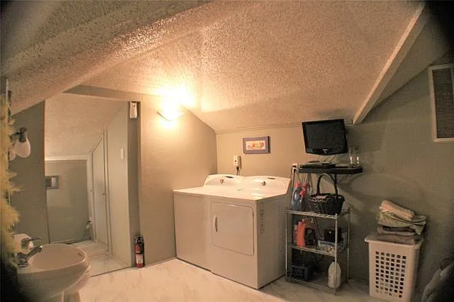 4054 Prescott Ave — Photo 15
