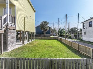 614 38th St, Galveston, TX 77550