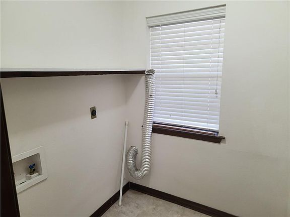 5th image of 920 Asheville Dr