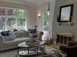 2528 Royal Ct E, Seattle, WA 98112