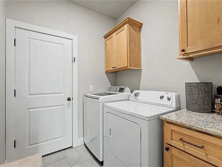 1010 Trailwood St — Photo 12