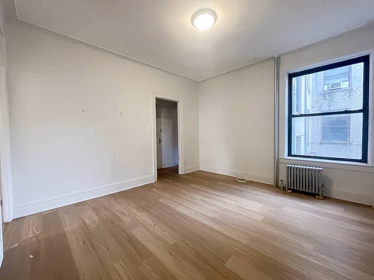 49 Mackay Pl #1 — Photo 4