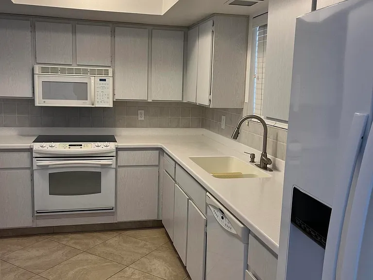 26014 S Howard Dr #26014 — Photo 6