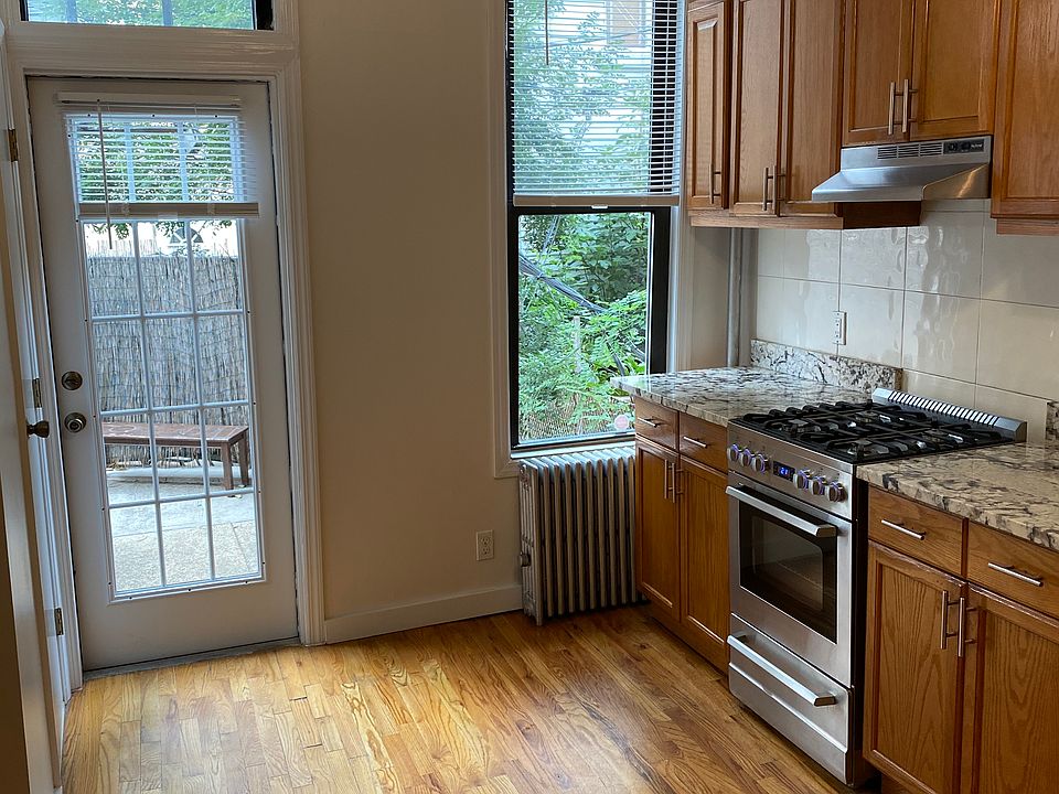 1st image of 583 Meeker Ave APT 1R