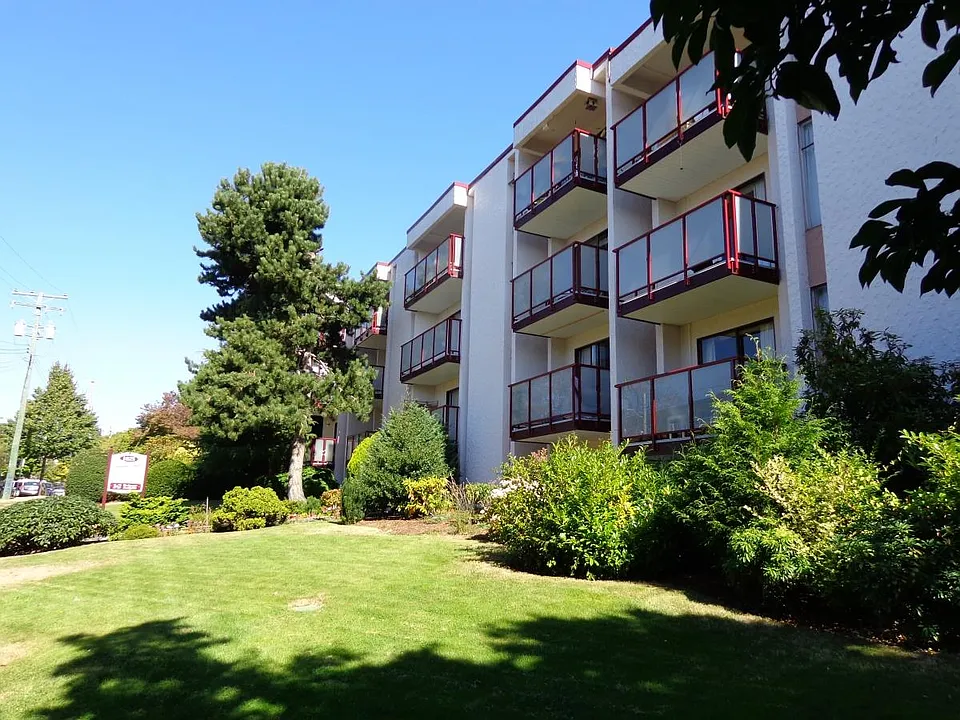 1025 Linden Ave #310