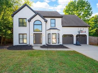 726 Chanson Dr SW, Marietta, GA 30064