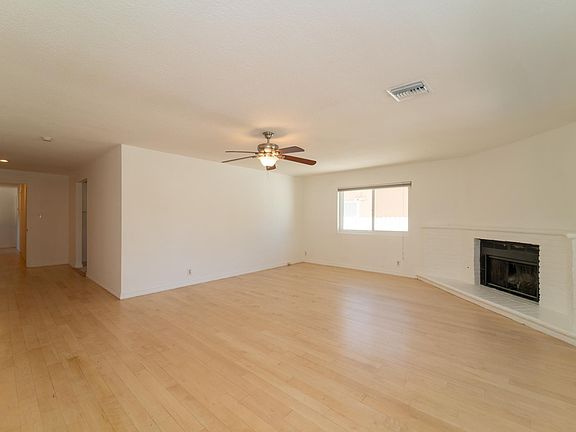5th image of 22840 Leonora Dr