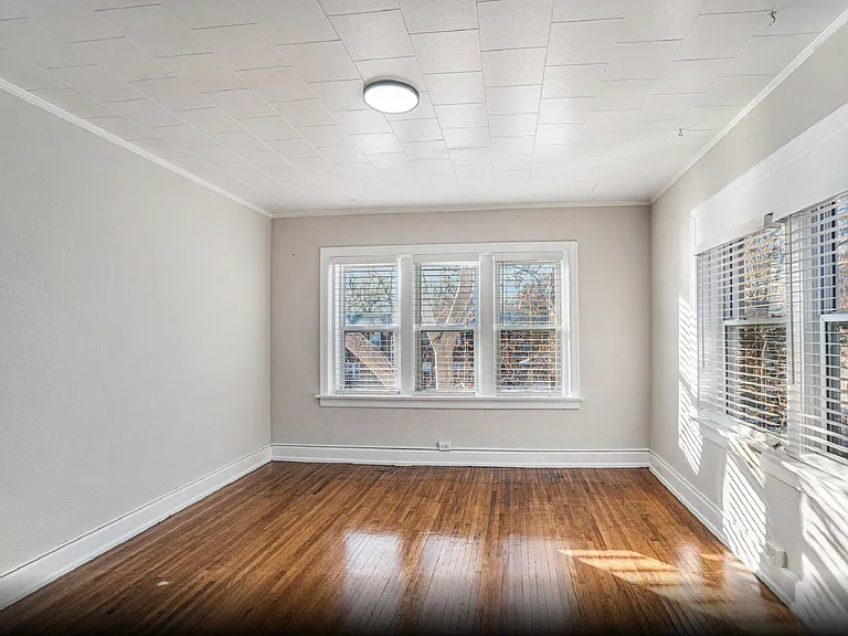 712 W 38th St. — Photo 8