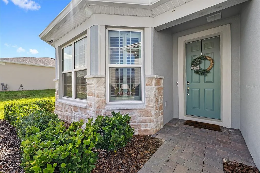 3 bed, 2.5 bath, 2333 sqft, $3,000 — Photo 3
