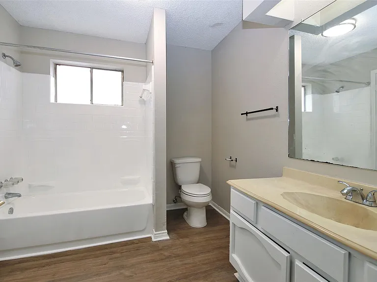 7814 Barnhill Dr — Photo 13