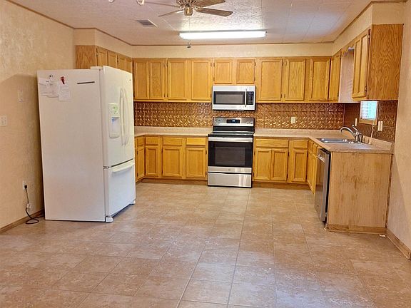 5th image of 1506 Dixon Ln