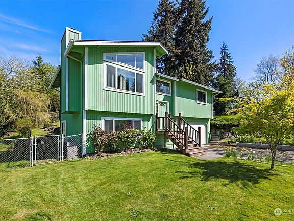 2nd image of 1503 Canyon Court