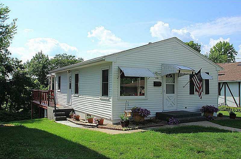 700 S Garnavillo St, Anamosa, IA 52205 Zillow