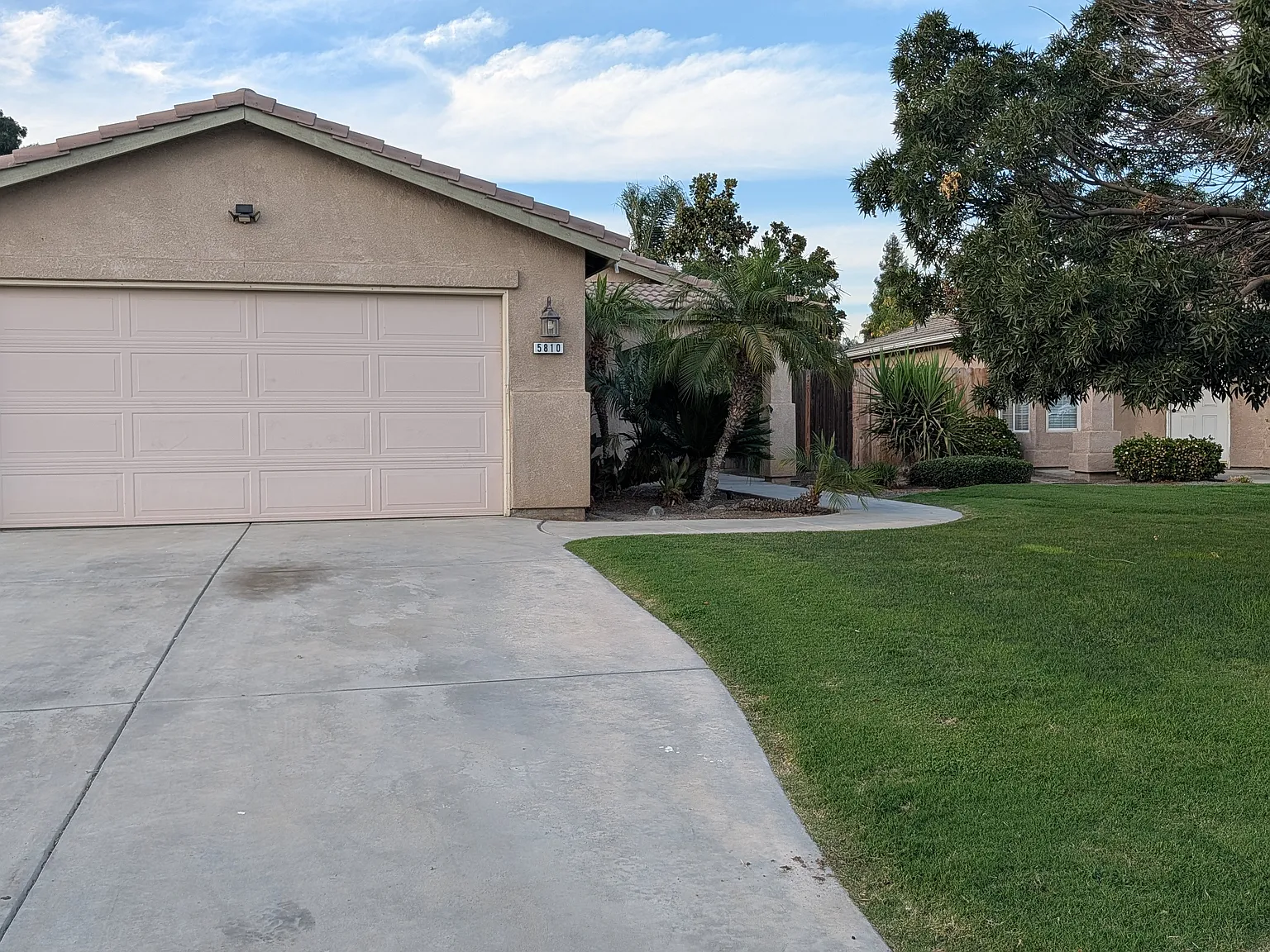 3 bed, 1427 sqft, $2,400 — Photo 2