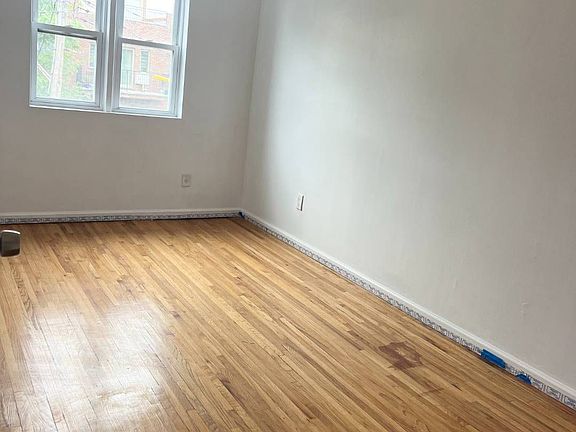 4th image of 2562 W 17th St Floor 2