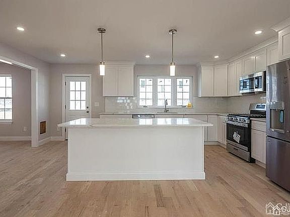 2nd image of 149 Furman Blvd