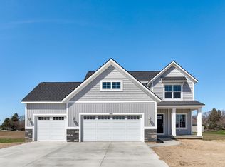 10081 Strawberry Ln, Zeeland, MI