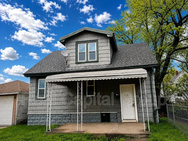 2 bed, 1.0 bath, $1,195 — Photo 1