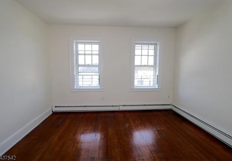 160-164 New York Ave #3 — Photo 13