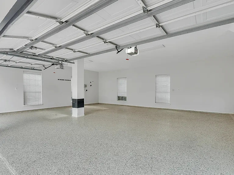 360 Highland Oaks Cir — Photo 41
