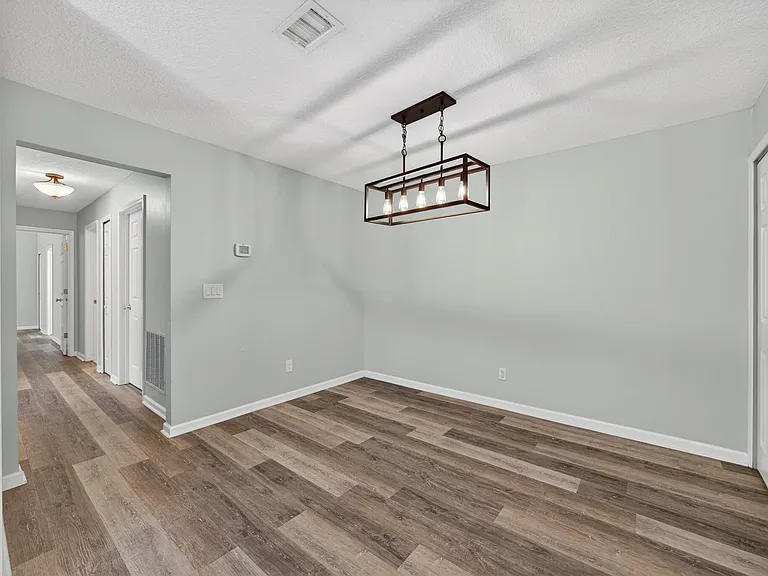 13727 Richmond Park Dr N #105 — Photo 6