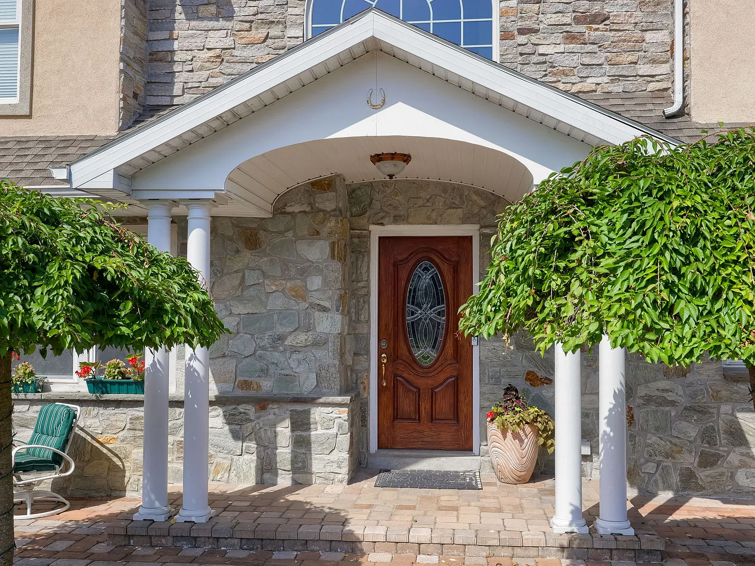 5 bed, 4858 sqft, $5,750 — Photo 4