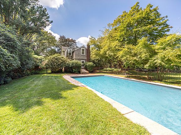 4th image of 28 Pudding Hill Ln