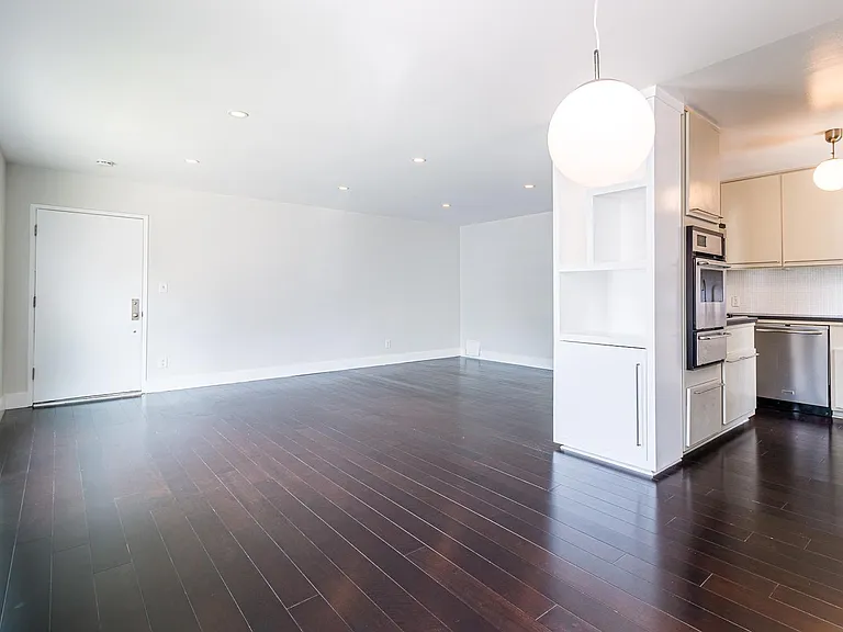 8421 Clinton St #101 — Photo 7
