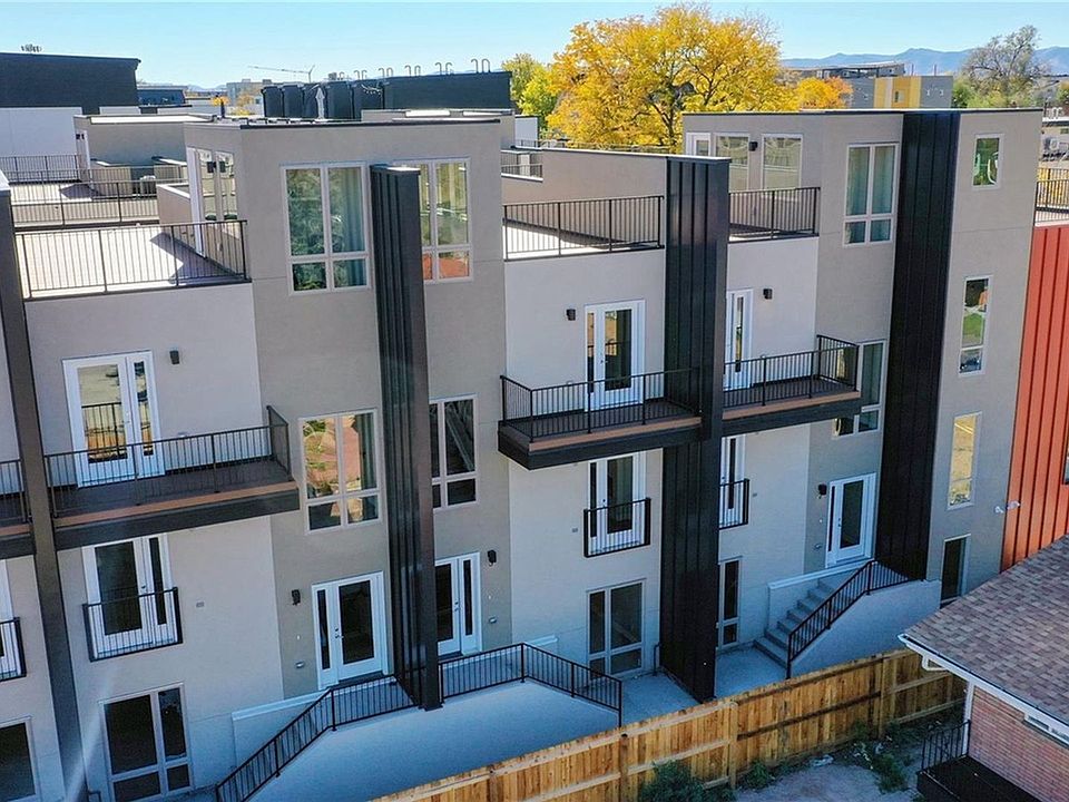 1st image of 1930 Grove St Unit 3