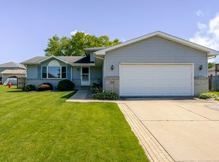 183 W 128th Ave, Crown Point, IN 46307
