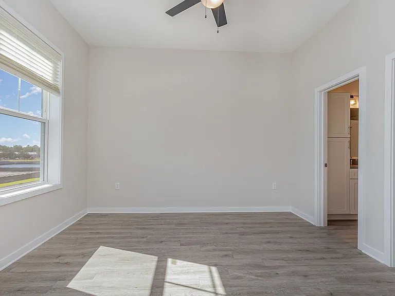 Middle Sound West Apartments — Photo 89